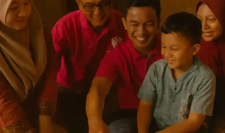 Tradisi Ngobeng